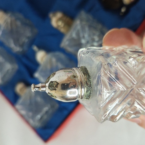 Crystal By LeonardJapan Vintage mini salt and pepper shakers (7) With extra lids - Picture 5 of 15